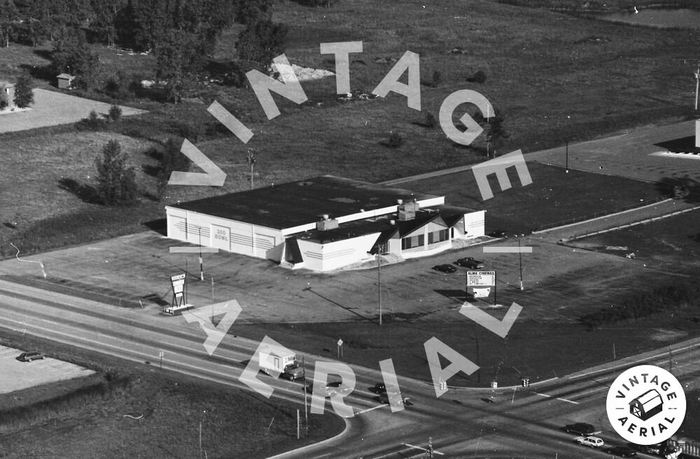 300 Bowl - 1992 Photo (newer photo)